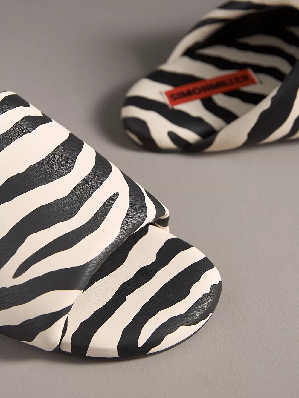 NWOT*SIMONMILLER Zebra Bubble Slide Sandals - size 36 - Picture 2 of 3